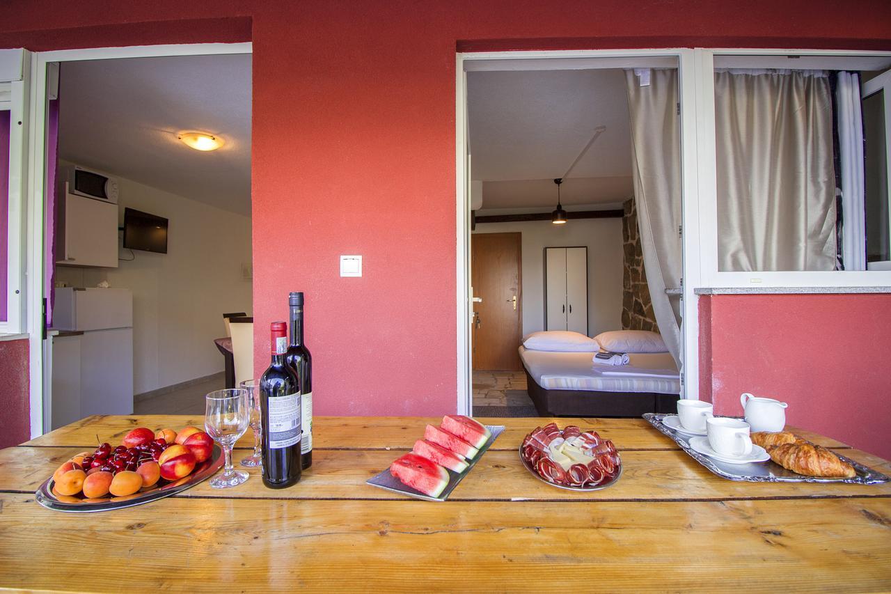 Apartments Hajdi Duće エクステリア 写真